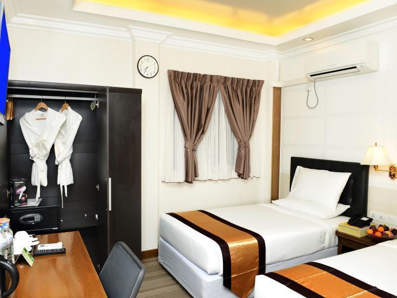 Hotel Grand United - 21St Downtown Yangon Exteriör bild