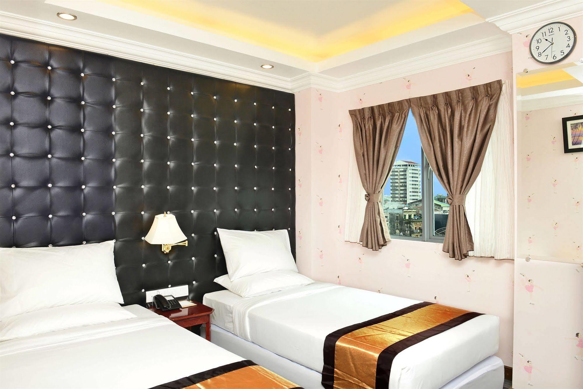 Hotel Grand United - 21St Downtown Yangon Exteriör bild