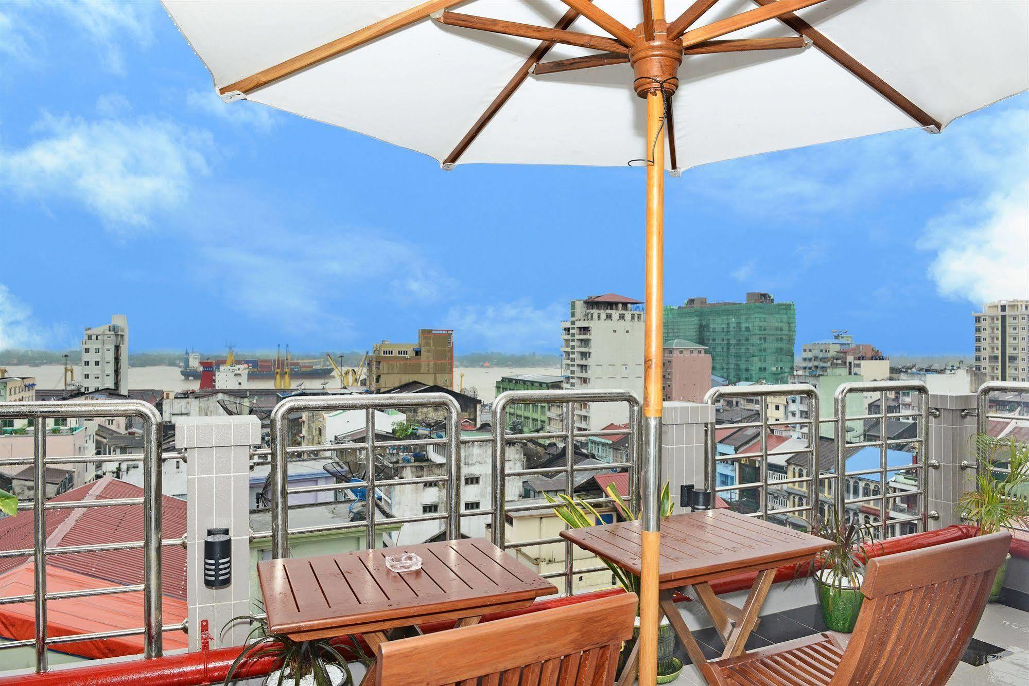 Hotel Grand United - 21St Downtown Yangon Exteriör bild