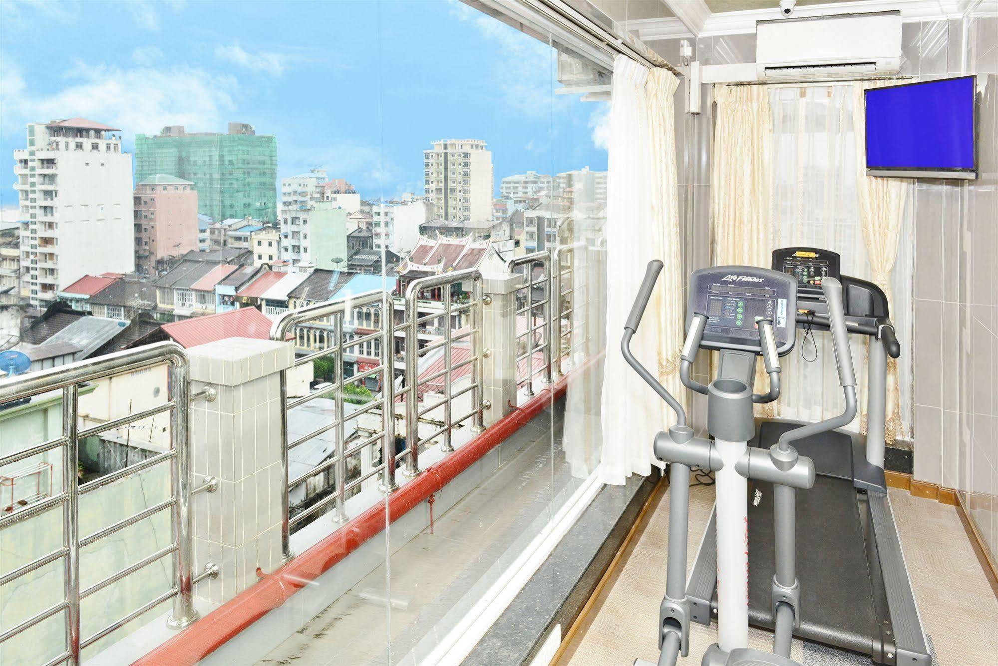 Hotel Grand United - 21St Downtown Yangon Exteriör bild