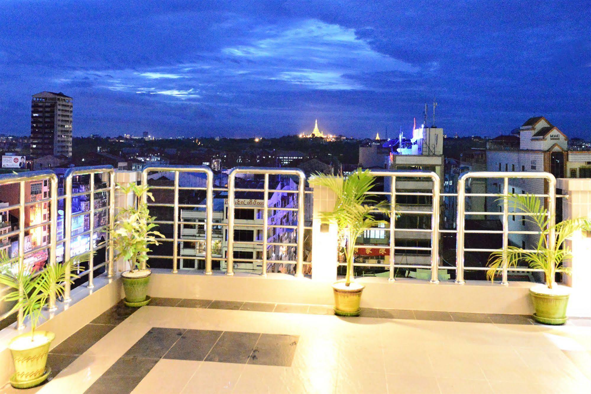 Hotel Grand United - 21St Downtown Yangon Exteriör bild