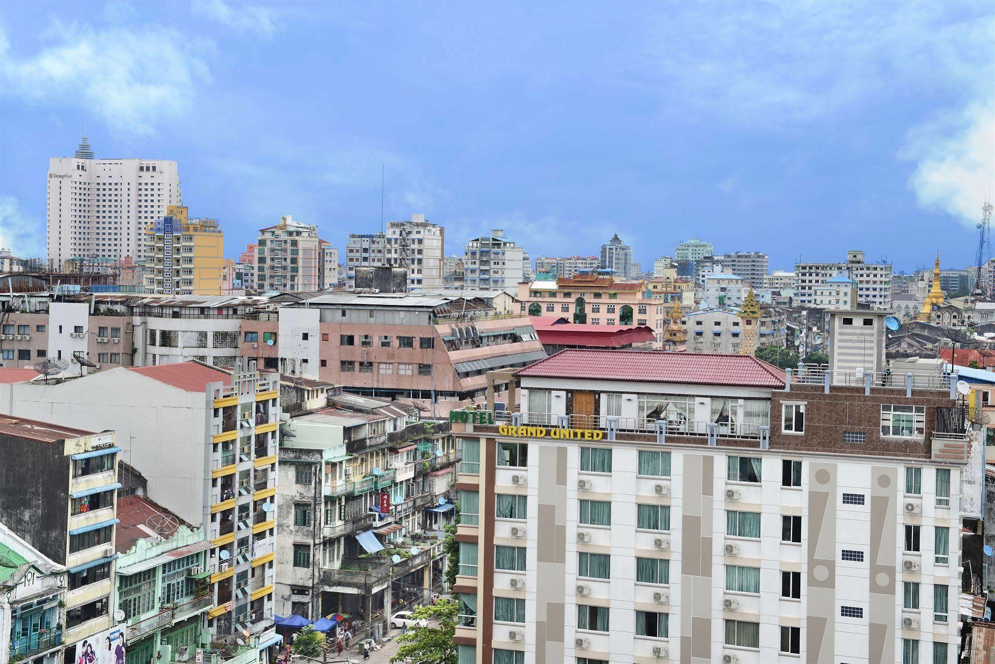 Hotel Grand United - 21St Downtown Yangon Exteriör bild