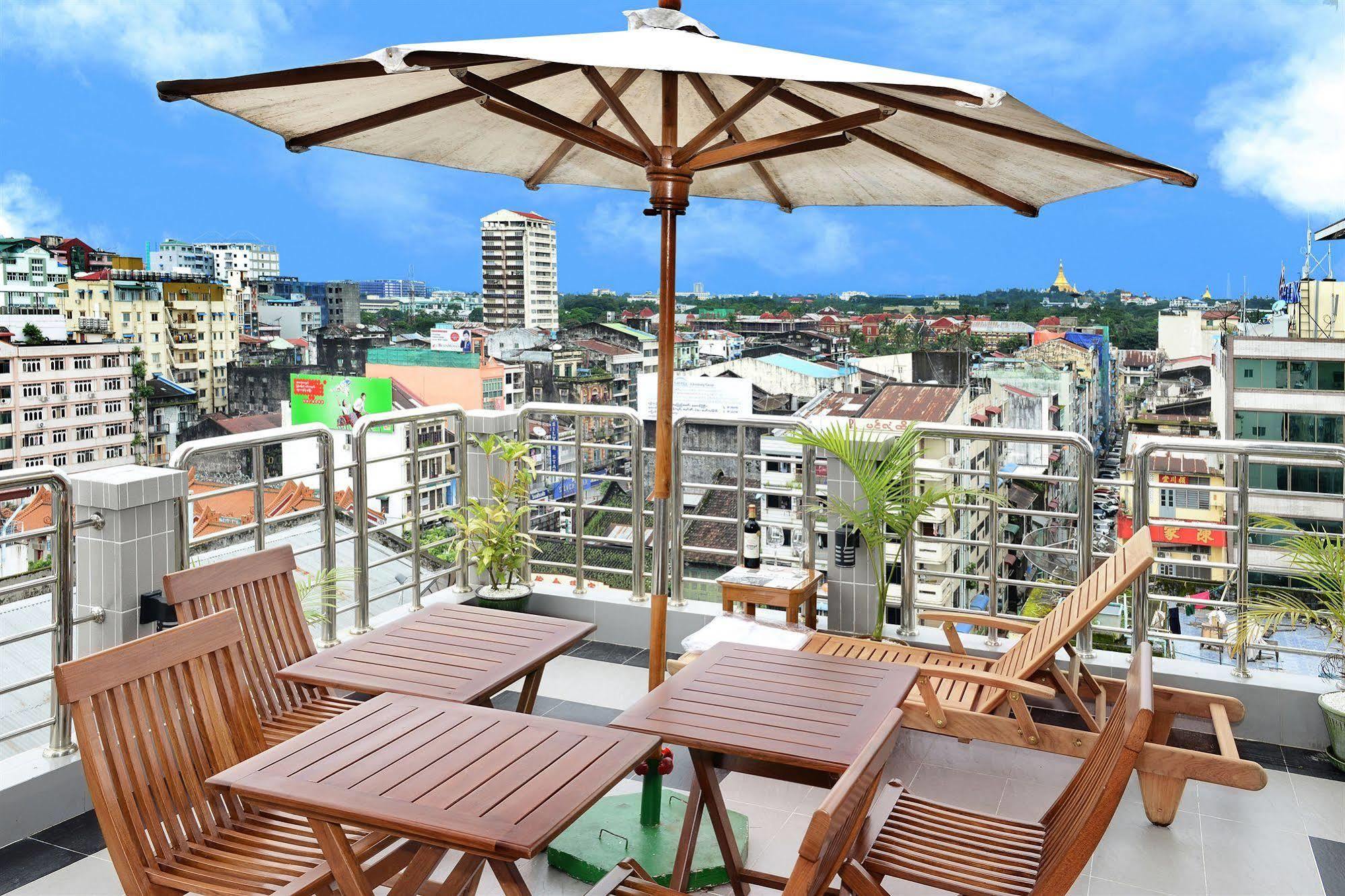 Hotel Grand United - 21St Downtown Yangon Exteriör bild